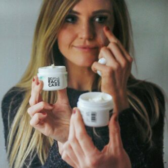 Orange-County-CBD-Face-Cream-350mg-lifestyle-2